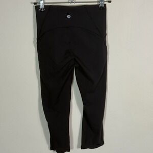 Lululemon Black High Rise Crop Leggings Womens Size 4 Vented‎ Gym Waist Pocket